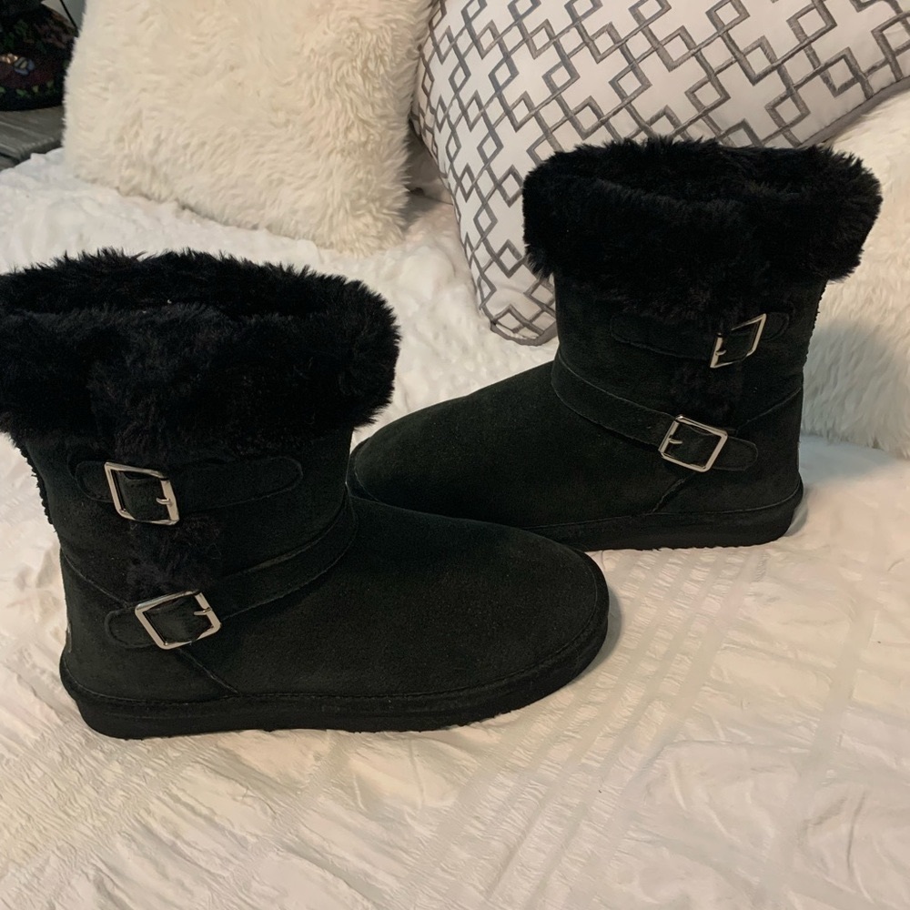 DROP PRICE!!!!!!. LAMO BOOTS- Brand New-Never worn. PLEASE MAKE REASONABLE OFFER